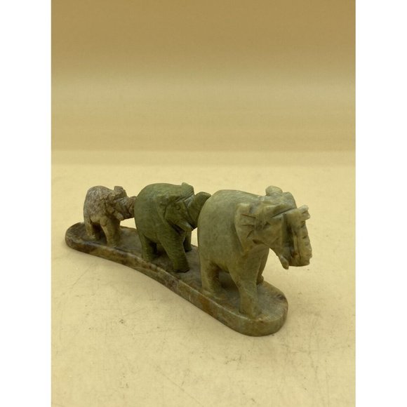 Vintage Carved Stone Trailing Elephants 3 In A Row Soapstone 4.5” Long - Picture 9 of 14